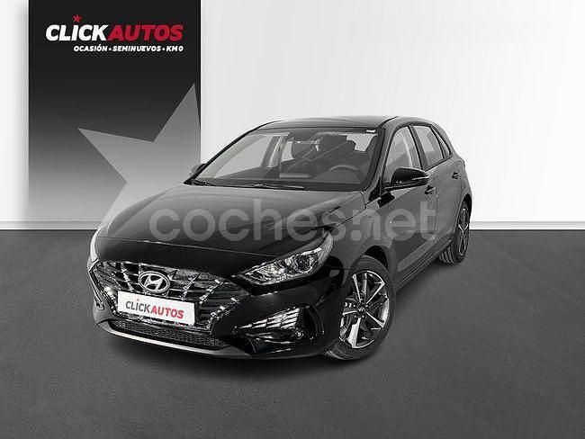 Negro Usado 2024 Hyundai i30 Berlina | 16.650 € (Precio justo) - Imagen 1/4
