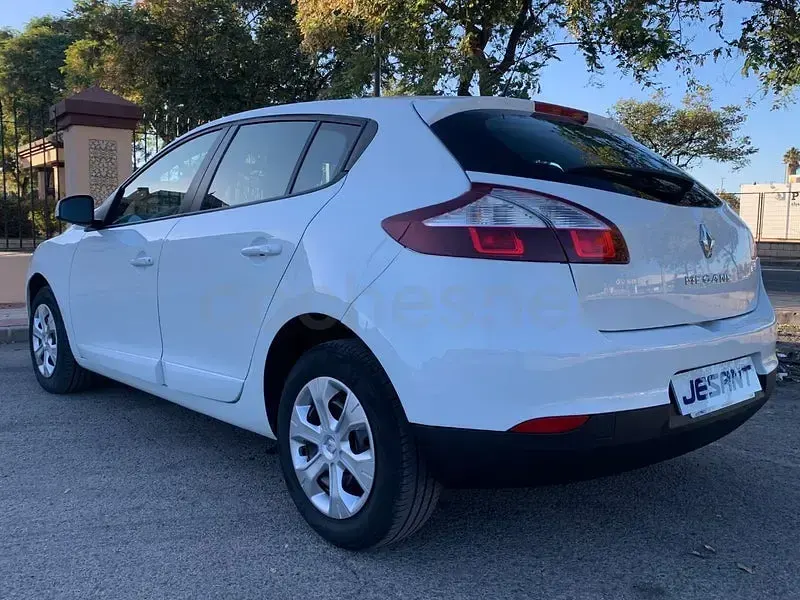 Usado Renault Mégane Intens 90 CV (66 kW) 2016 Blanco Berlina