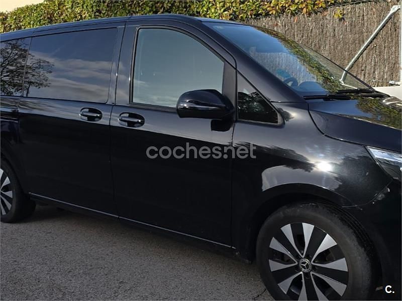 Usado Mercedes V220 Avantgarde 163 CV (119 kW) 2022 Negro Monovolumen