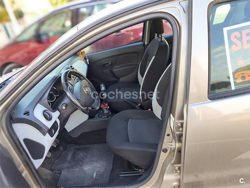 Usado Dacia Logan Lauréate 90 CV (66 kW) 2013 Beige Berlina