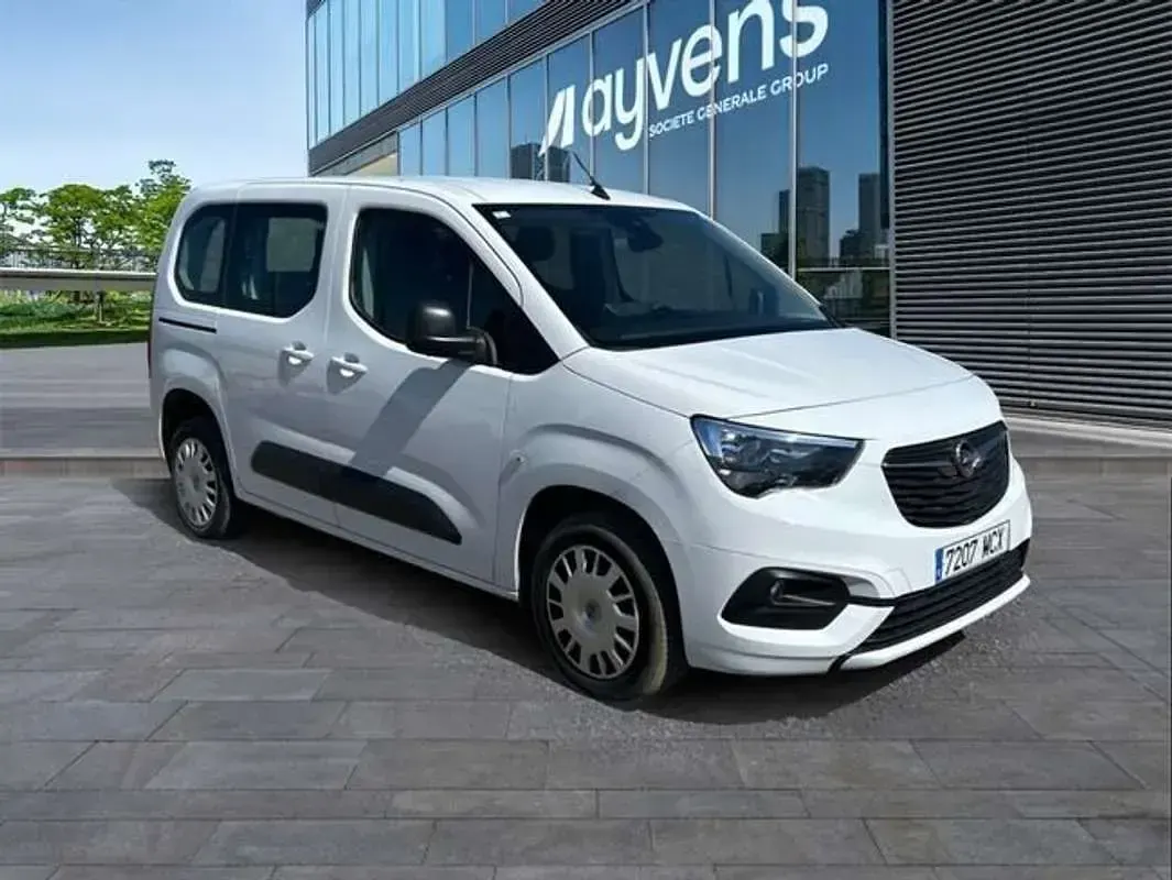 Usado Opel Combo Life Edition+ 102 CV (75 kW) 2022 Blanco Monovolumen