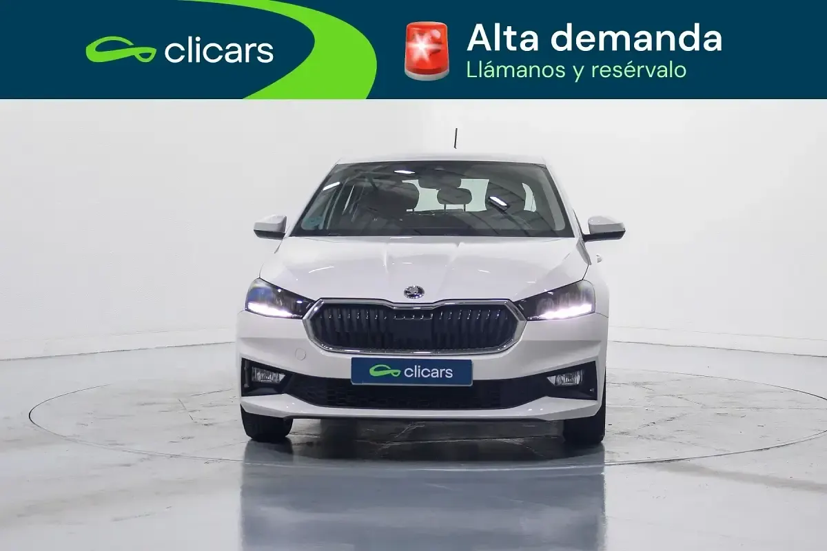 Usado Skoda Fabia Ambition 95 CV (69 kW) 2023 Blanco Utilitario