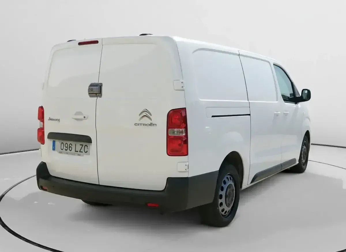 Usado Citroën Jumpy 102 CV (75 kW) 2022 Blanco Monovolumen