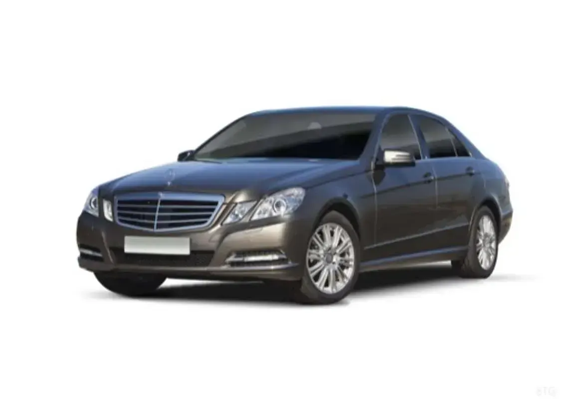 Usado Mercedes E220 170 CV (125 kW) 2010 Gris Berlina