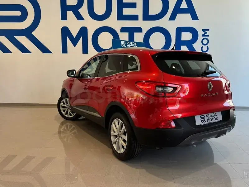 Usado Renault Kadjar Zen 130 CV (95 kW) 2016 Rojo SUV