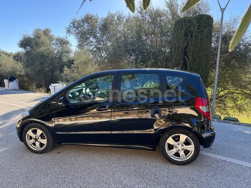 Usado Mercedes A180 Avantgarde 109 CV (80 kW) 2010 Negro Monovolumen