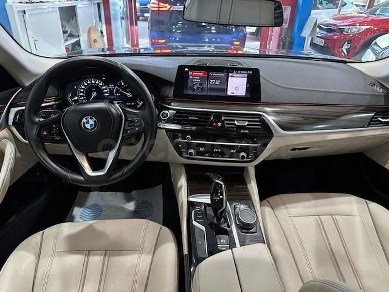 Usado BMW 530 Luxury Line 252 CV (185 kW) 2019 Gris / plata Familiar