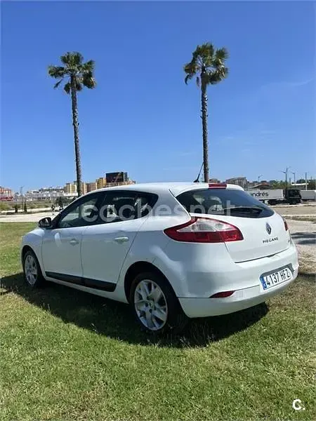 Usado Renault Mégane 110 CV (80 kW) 2011 Blanco Berlina