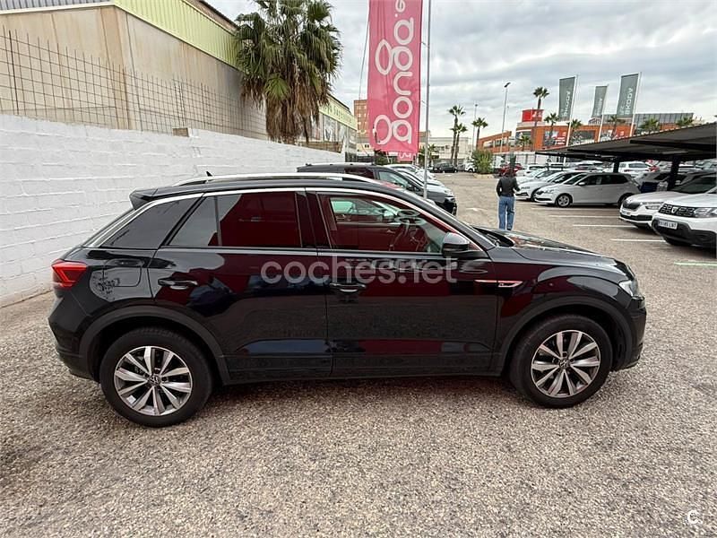 Negro Usado 2022 VW T-Roc Advance SUV | 24.200 € (Precio justo) - Imagen 1/4