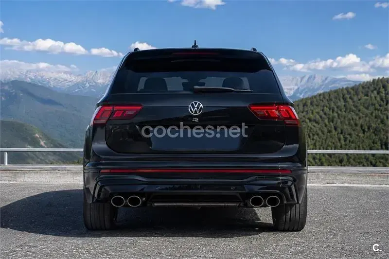 Usado VW Tiguan R-line 320 CV (235 kW) 2023 Negro SUV