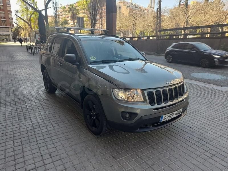 Usado Jeep Compass Limited 163 CV (119 kW) 2012 Gris / plata SUV