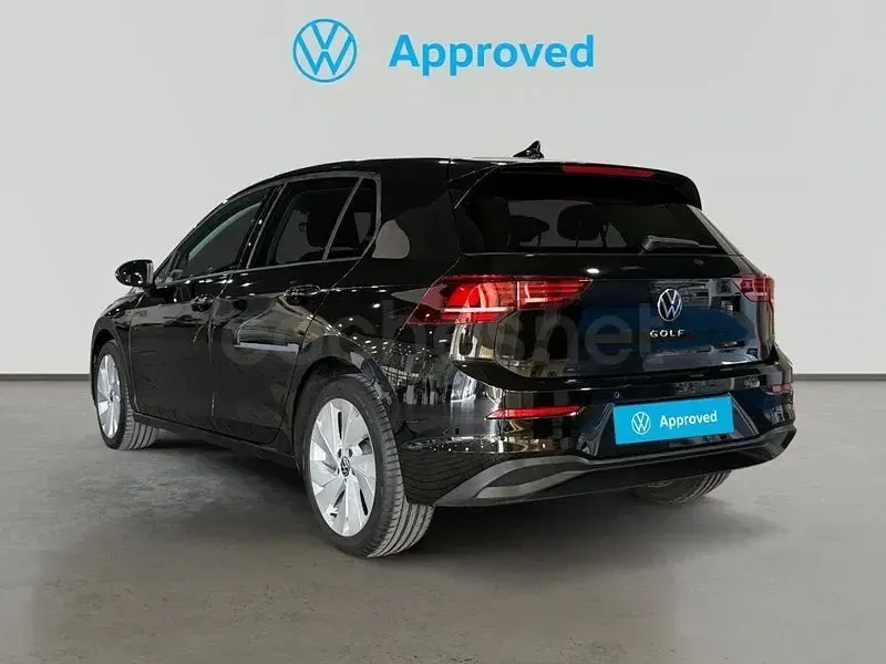 Usado VW Golf VIII 115 CV (84 kW) 2025 Negro Berlina