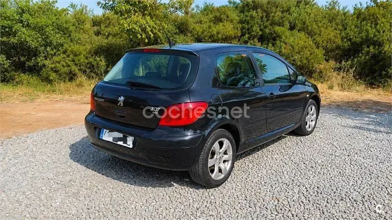 Usado Peugeot 307 90 CV (66 kW) 2007 Negro Berlina