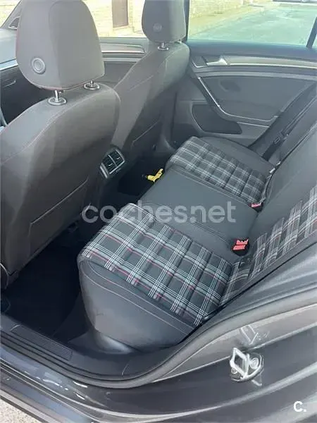 Usado VW Golf VII GTI 230 CV (169 kW) 2017 Gris / plata Berlina