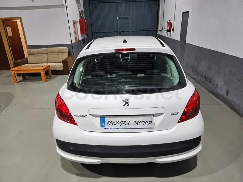 Usado Peugeot 207 75 CV (55 kW) 2009 Blanco Berlina