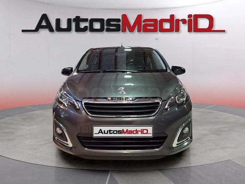 Usado Peugeot 108 Active 72 CV (52 kW) 2021 Gris / plata Berlina