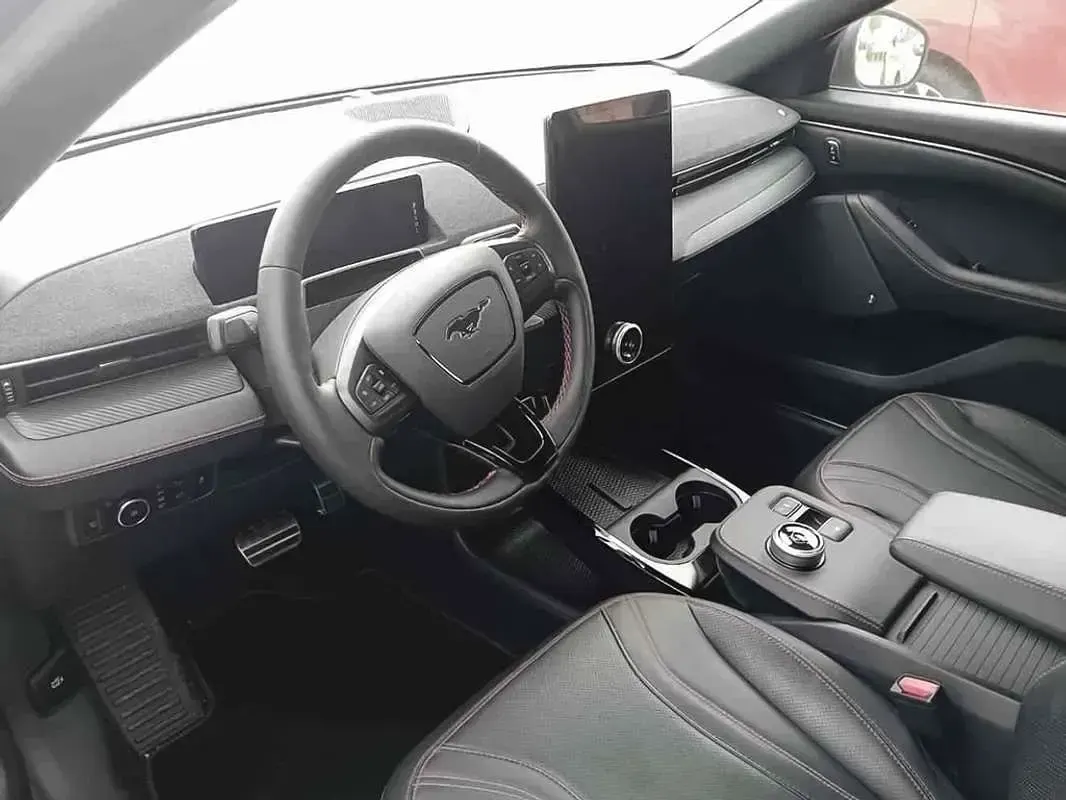 Usado Ford Mustang Mach-E Premium 216 kW (294 CV) 2023 Azul SUV