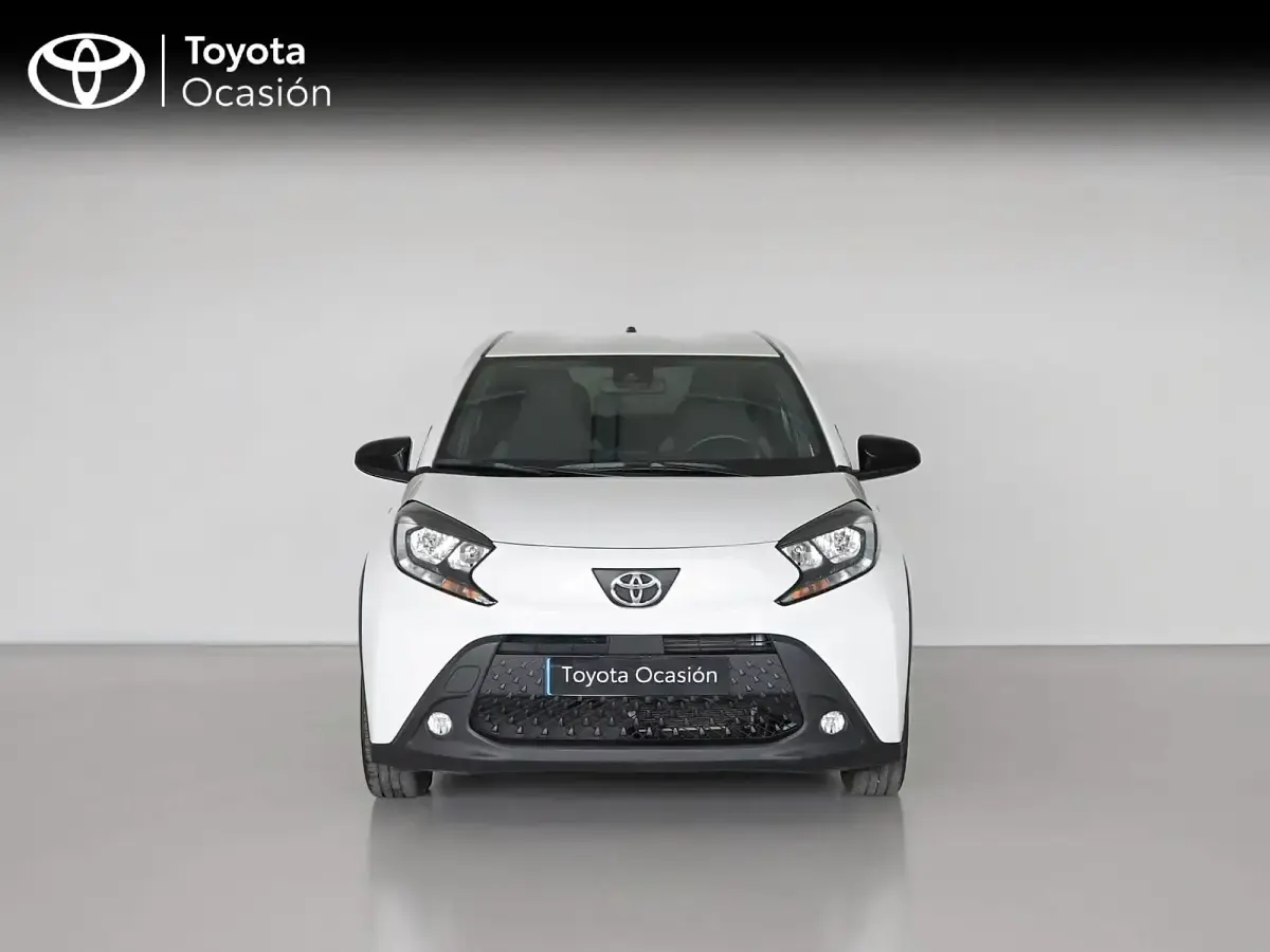 Usado Toyota Aygo X Play 72 CV (52 kW) 2024 Blanco SUV