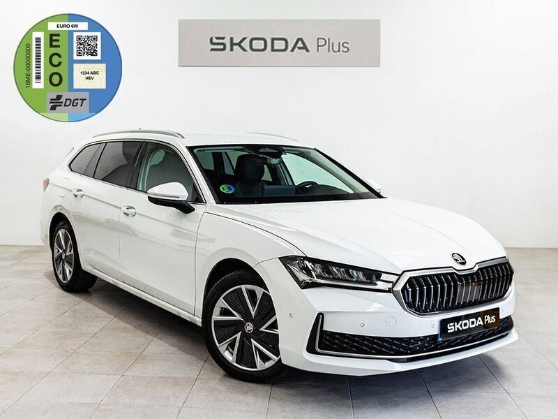 Blanco Usado 2024 Skoda Superb Selection Familiar | 33.990 € (Precio justo) - Imagen 1/4