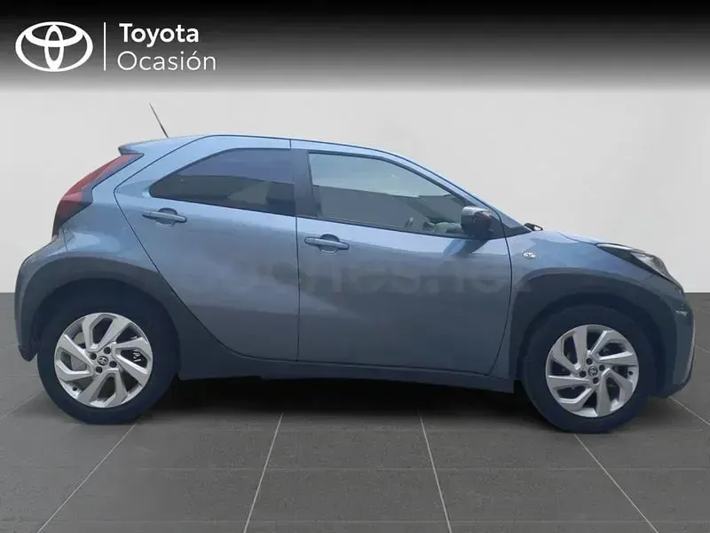 Usado Toyota Aygo X Play 72 CV (52 kW) 2024 Azul SUV