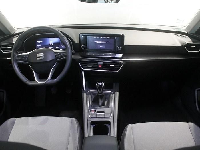 Usado Seat Leon Style 110 CV (80 kW) 2024 Gris Utilitario