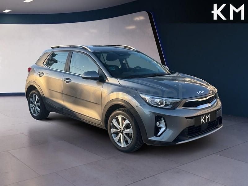 Usado Kia Stonic 84 HP (61 kW) 2023 Cinzento SUV