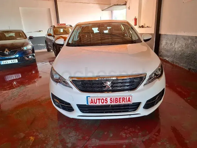 Usado Peugeot 308 Style 100 CV (73 kW) 2020 Blanco Berlina