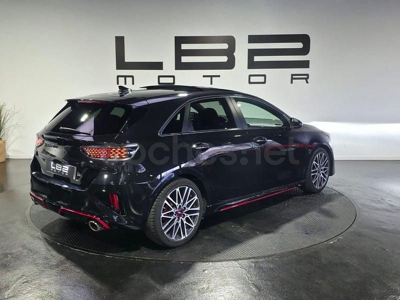 Usado Kia Ceed GT GT 204 CV (150 kW) 2021 Negro Berlina