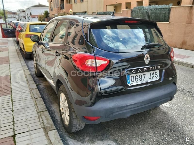 Usado Renault Captur Zen 90 CV (66 kW) 2017 Negro SUV