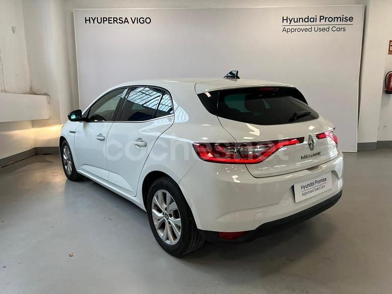 Usado Renault Mégane IV Life 95 CV (69 kW) 2019 Blanco Berlina