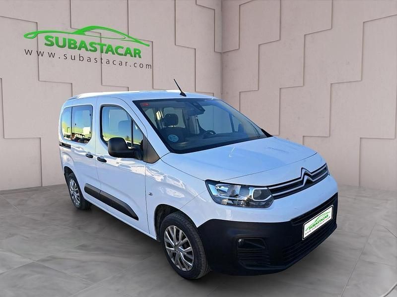 Usado Citroën Berlingo Live 100 CV (73 kW) 2020 Blanco Monovolumen