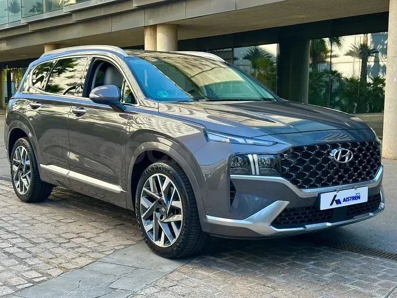Usado Hyundai Santa Fe Style 202 CV (148 kW) 2022 Gris / plata SUV