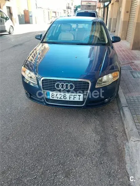 Usado Audi A4 140 CV (102 kW) 2006 Azul Berlina