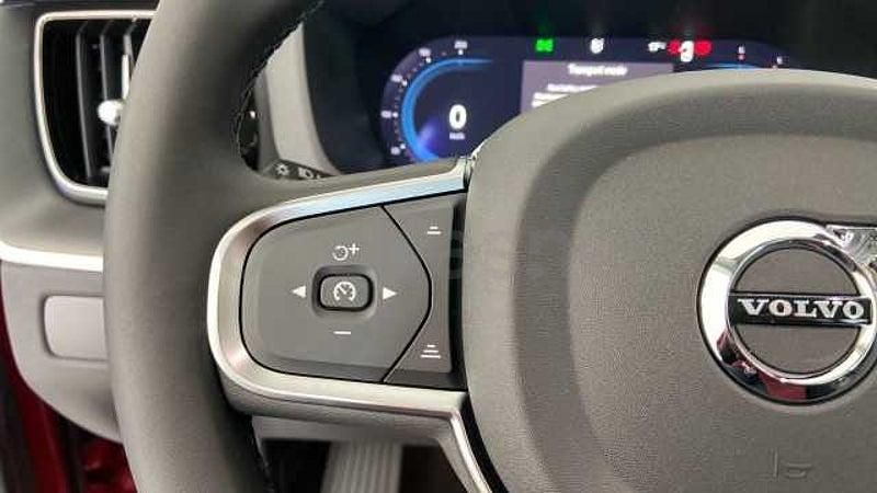 Usado Volvo XC60 Core 197 CV (144 kW) 2023 Rojo SUV