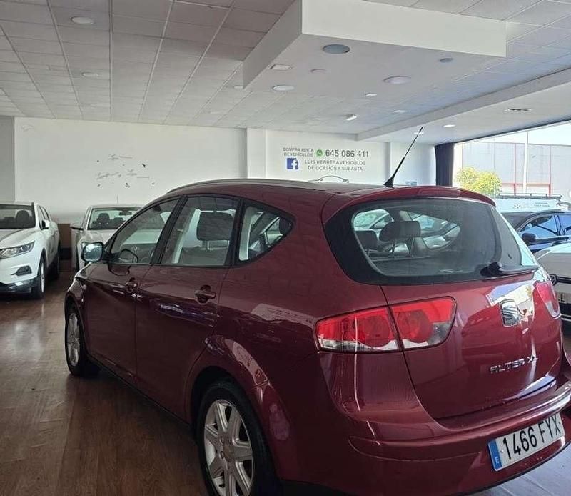 Usado Seat Altea Stylance 105 CV (77 kW) 2008 Burdeos Monovolumen