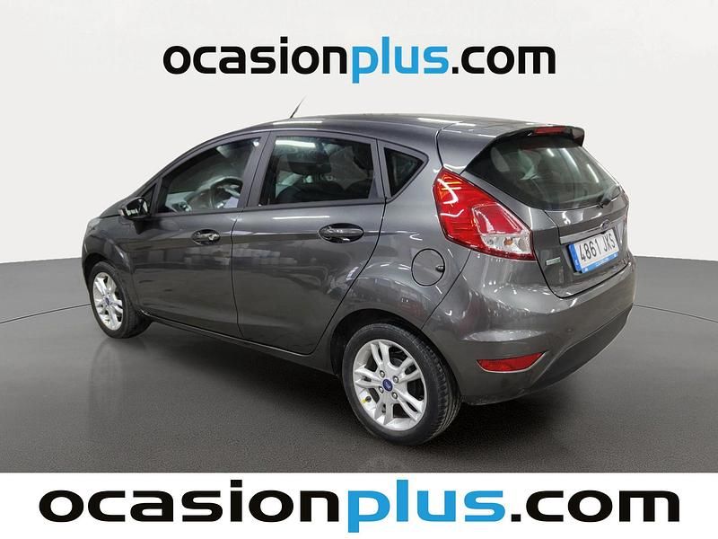 Usado Ford Fiesta Trend 101 CV (74 kW) 2017 Gris Utilitario