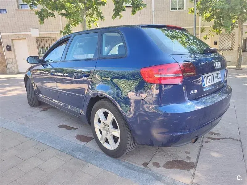 Usado Audi A3 Sportback Ambiente 105 CV (77 kW) 2012 Azul Utilitario