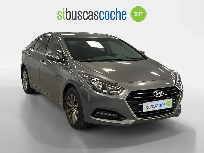 Usado Hyundai i40 115 CV (84 kW) 2016 Gris/plata Berlina