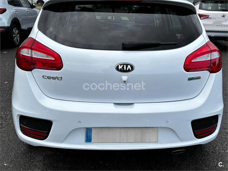 Usado Kia Ceed 100 CV (73 kW) 2016 Blanco Utilitario