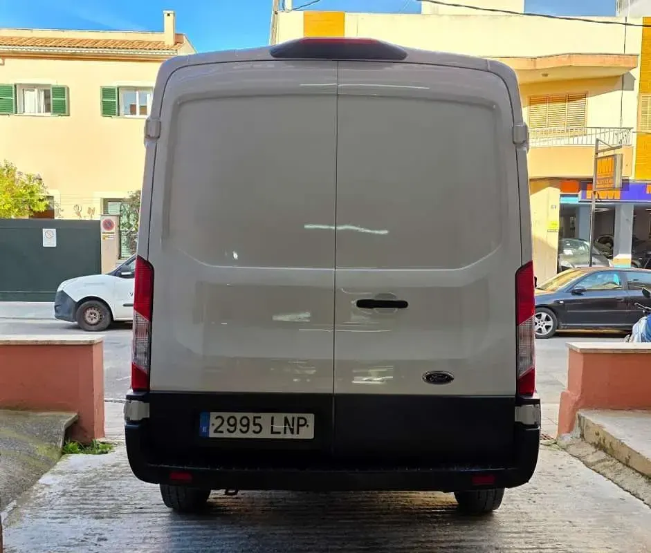 Usado Ford Transit Trend 131 CV (96 kW) 2021 Blanco Van