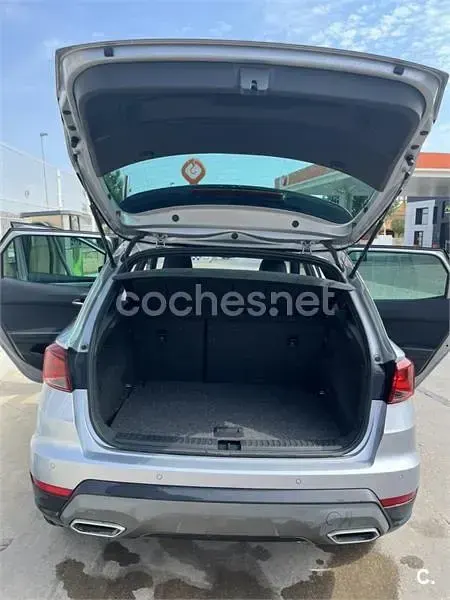 Usado Seat Arona FR 115 CV (84 kW) 2024 Gris / plata SUV