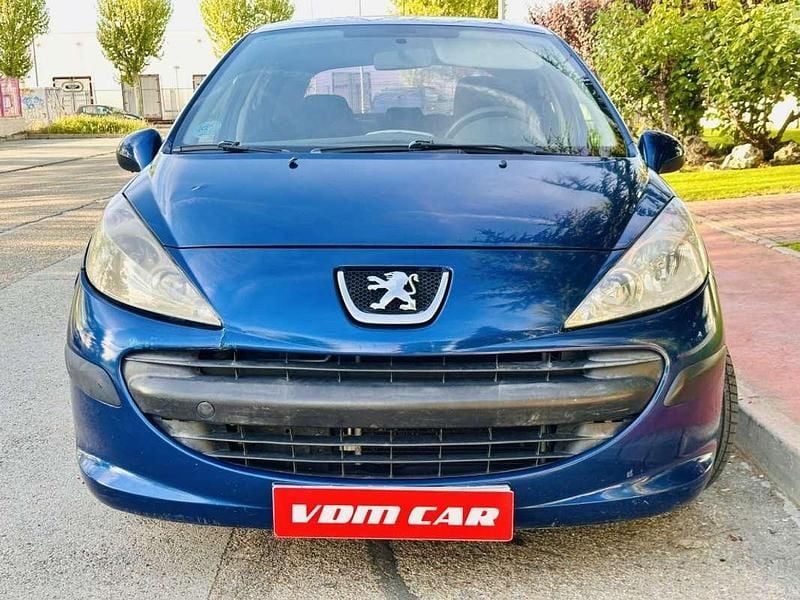Usado Peugeot 207 90 CV (66 kW) 2007 Azul Utilitario