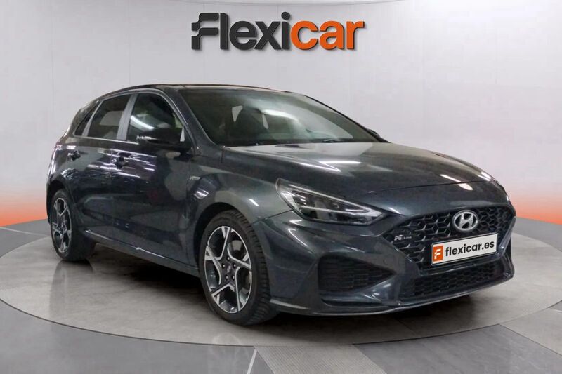 Gris Usado 2021 Hyundai i30 N Line Berlina | 17.890 € (Caro) - Imagen 1/4