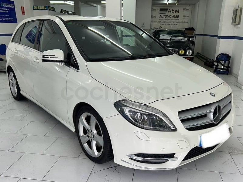 Usado Mercedes B180 109 CV (80 kW) 2013 Blanco Monovolumen
