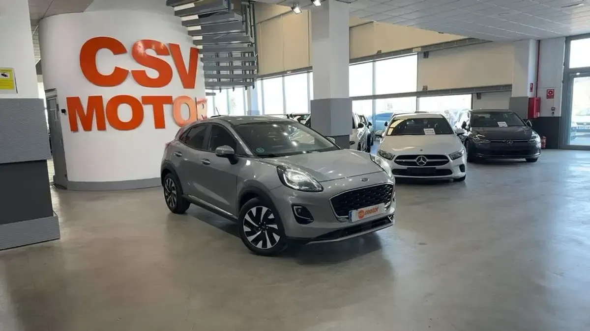 Usado Ford Puma Titanium 125 CV (91 kW) 2024 Gris / plata SUV