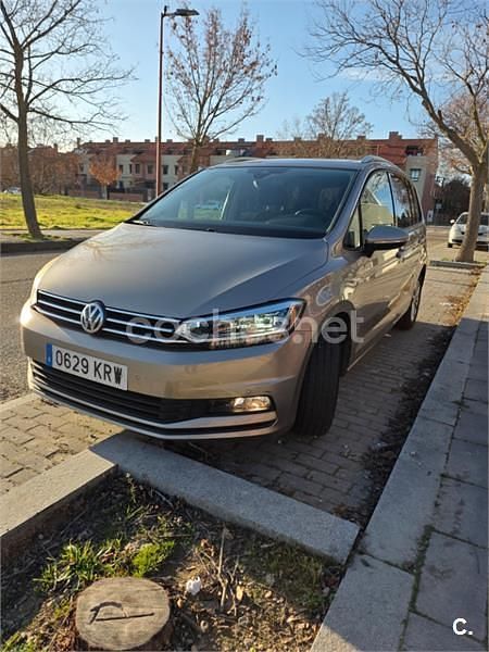 Beige Usado 2018 VW Touran Advance Monovolumen | 17.900 € (Precio justo) - Imagen 1/4