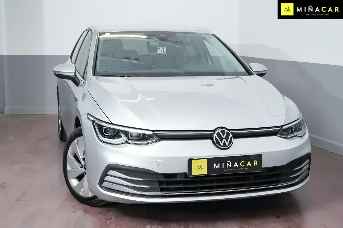 Usado VW Golf VIII Style 150 CV (110 kW) 2021 Gris / plata Berlina