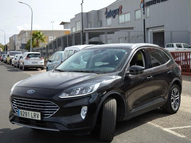 Usado Ford Kuga Titanium 225 HP (165 kW) 2021 Preto SUV