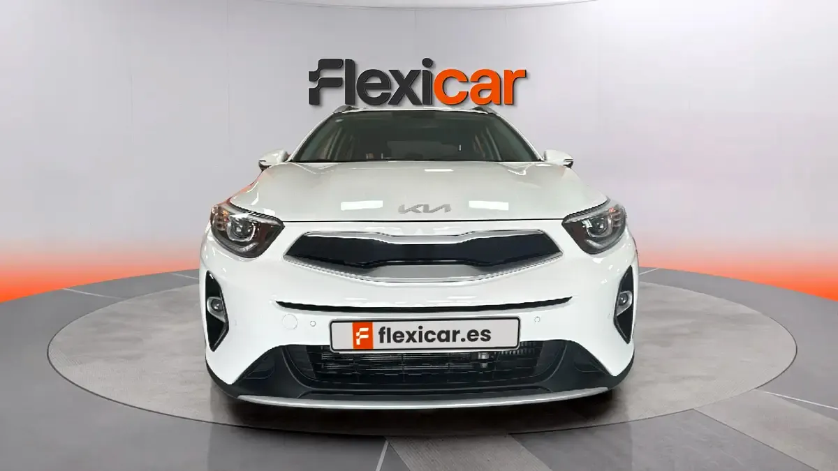 Usado Kia Stonic 101 CV (74 kW) 2025 Blanco SUV
