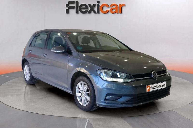 Gris Usado 2019 VW Golf Advance Berlina | 11.990 € (Super precio) - Imagen 1/4
